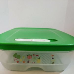 Tupperware FridgeSmart Medium 1 3/4 Qt. / 1.8L Fruit Veggie Saver NEW